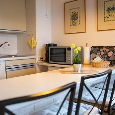 Haus-am-deich-wohnung-1 アパート *